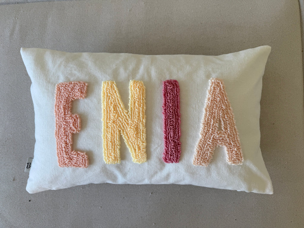 Personalisiertes Namenskissen - handgemacht & individuell