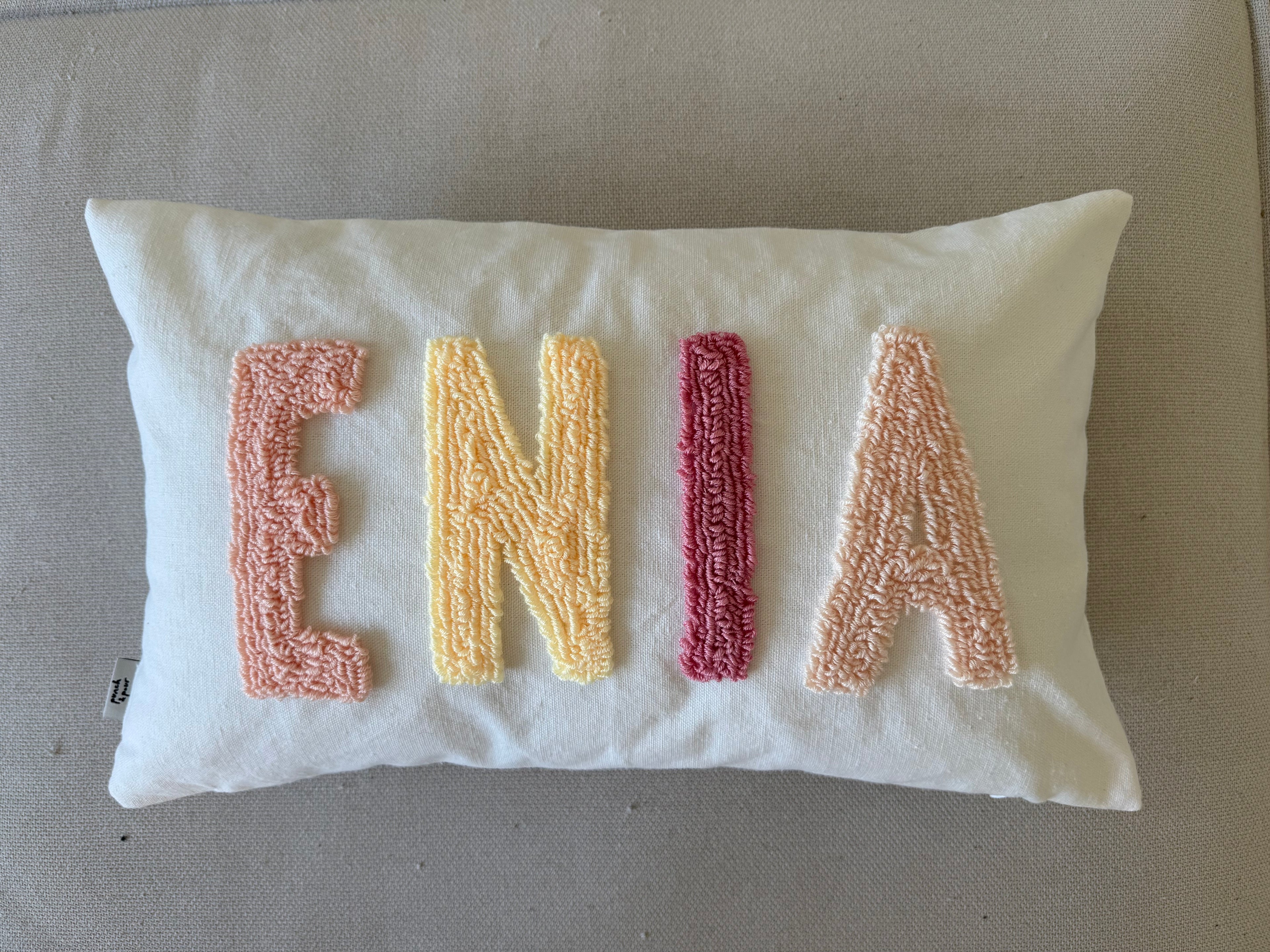 Personalisiertes Namenskissen - handgemacht & individuell