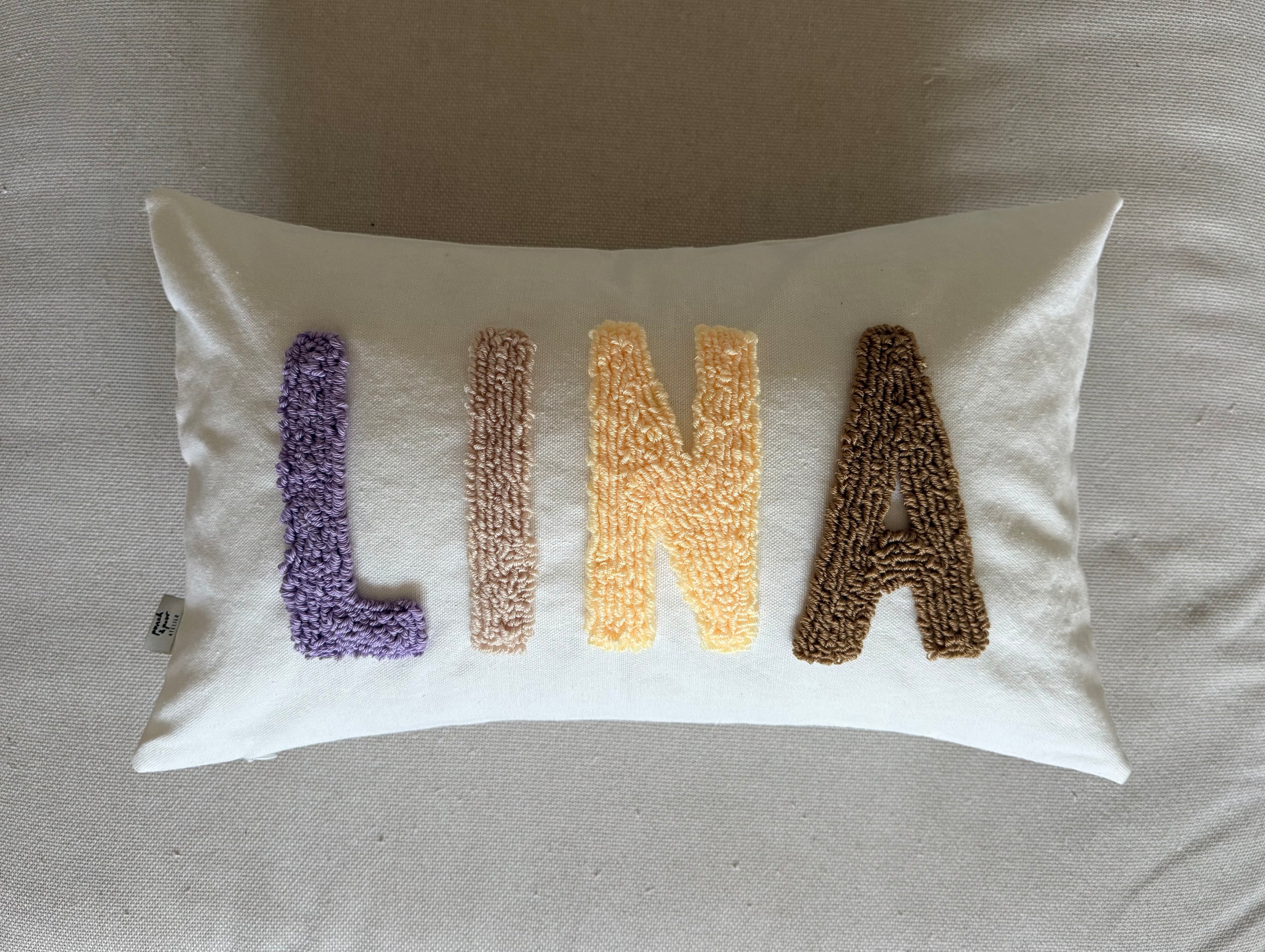 Personalisiertes Namenskissen - handgemacht & individuell