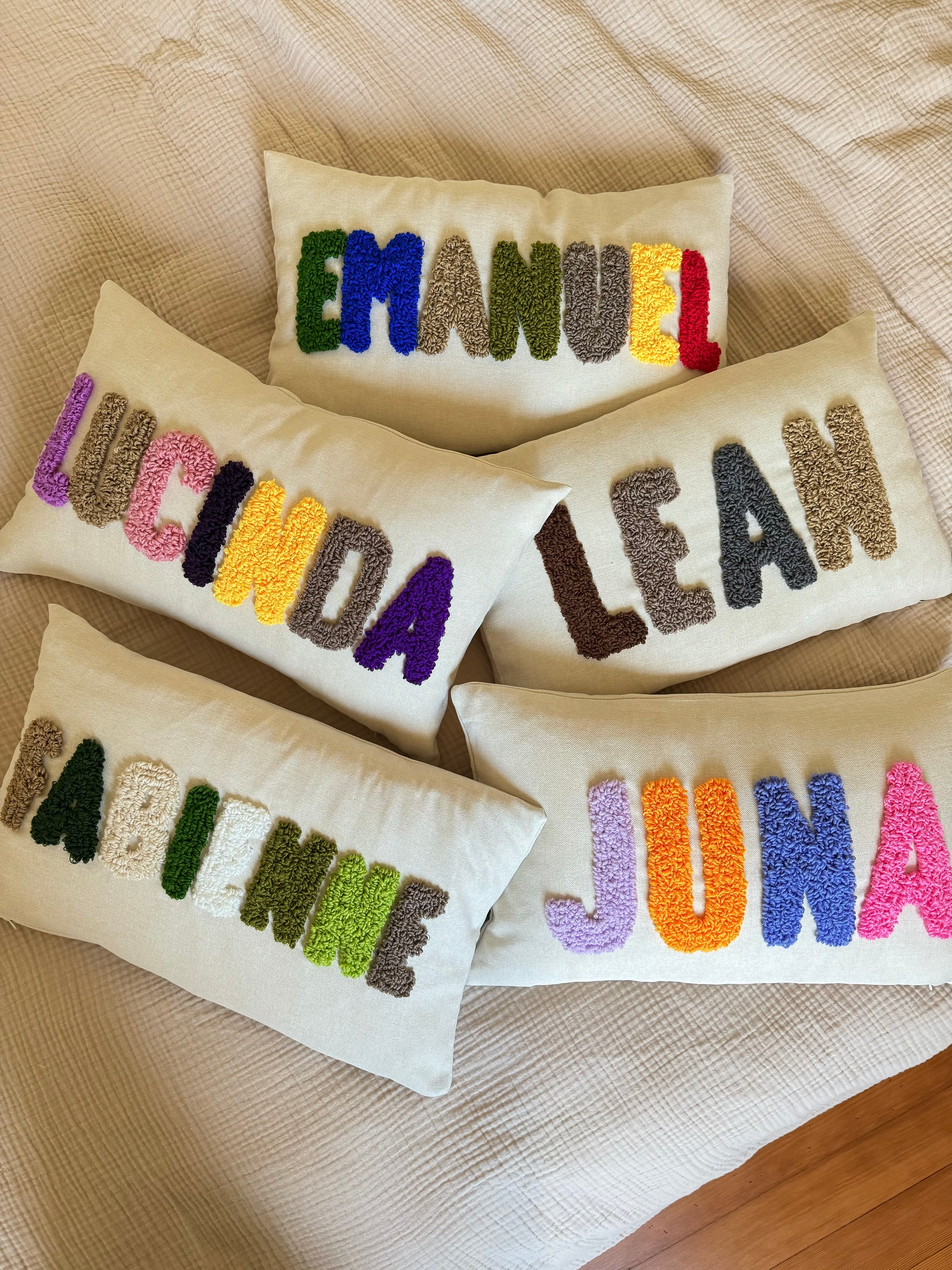 Personalisiertes Namenskissen - handgemacht & individuell